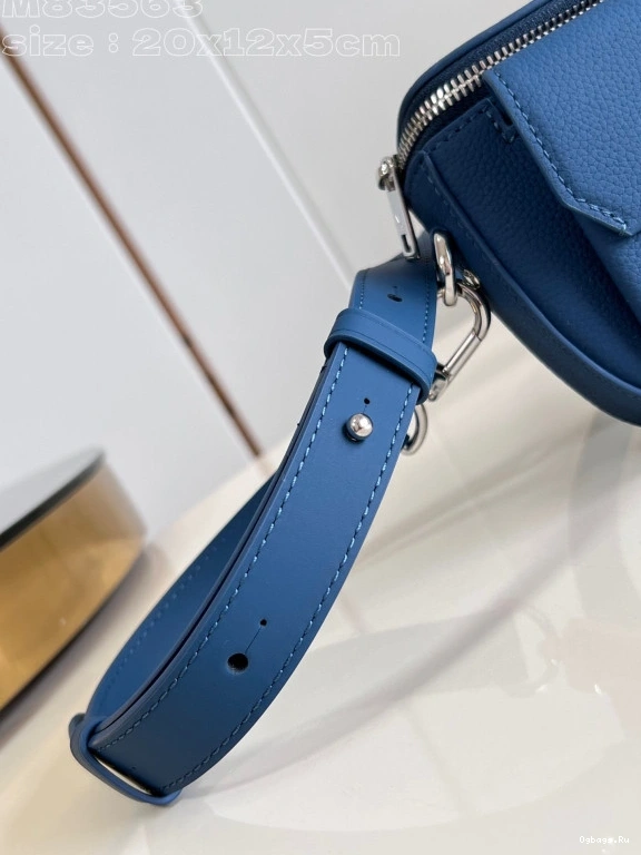 Wallet-20*12*5.5CM Pilot Wearable LOUIS VUITTON 0318